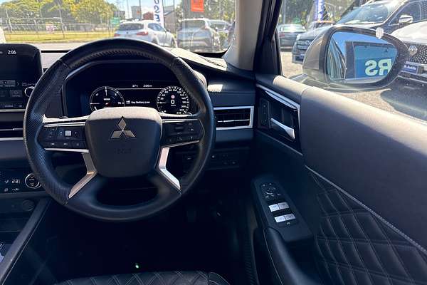 2022 Mitsubishi Outlander PHEV Exceed ZM