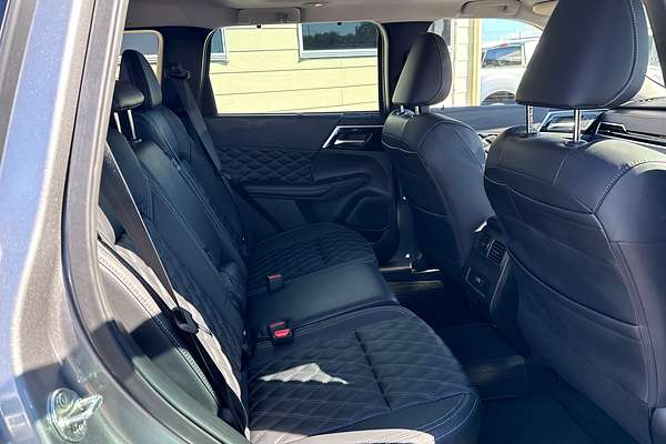 2022 Mitsubishi Outlander PHEV Exceed ZM