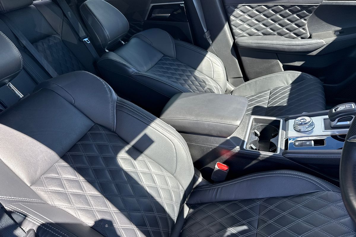 2022 Mitsubishi Outlander PHEV Exceed ZM