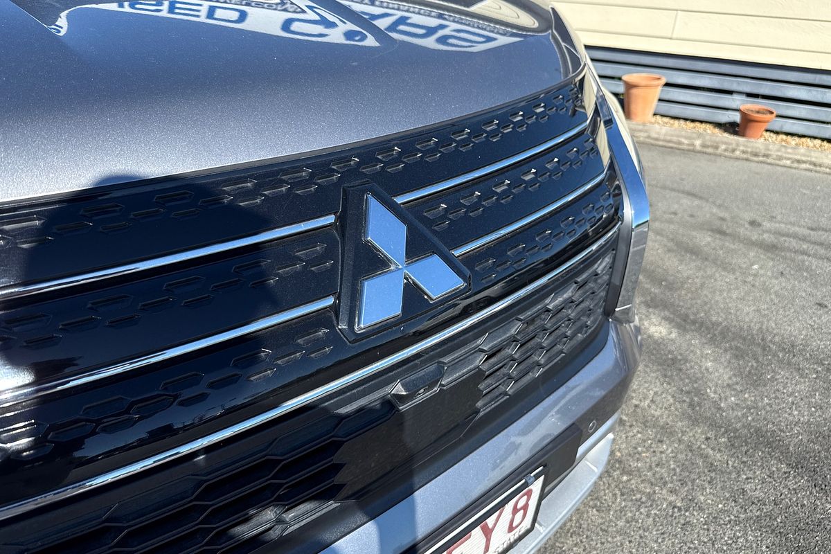 2022 Mitsubishi Outlander PHEV Exceed ZM