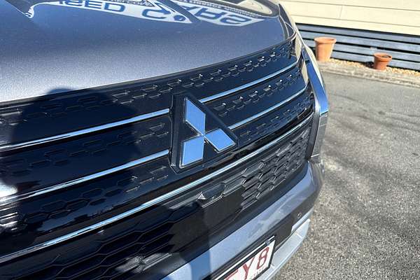 2022 Mitsubishi Outlander PHEV Exceed ZM