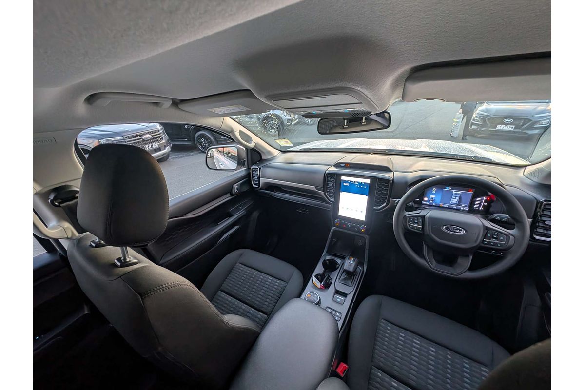 2024 Ford Everest Ambiente 2.0L