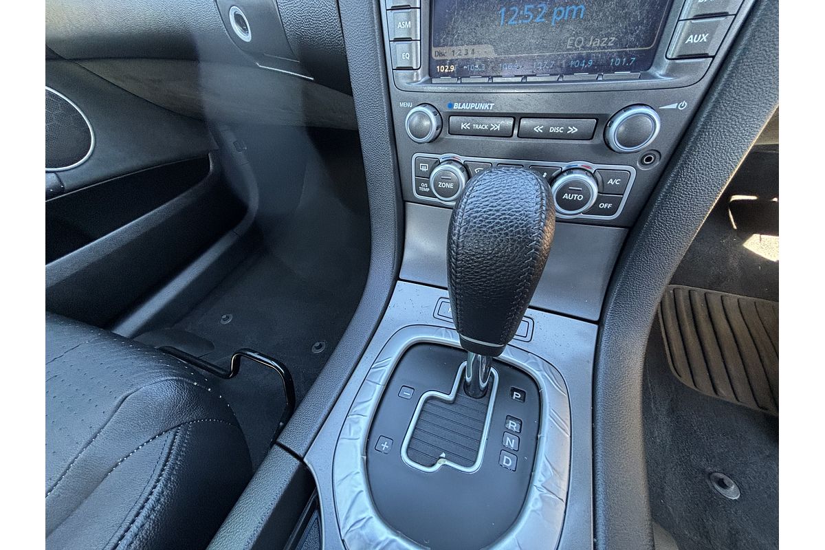 2010 Holden Commodore Omega VE