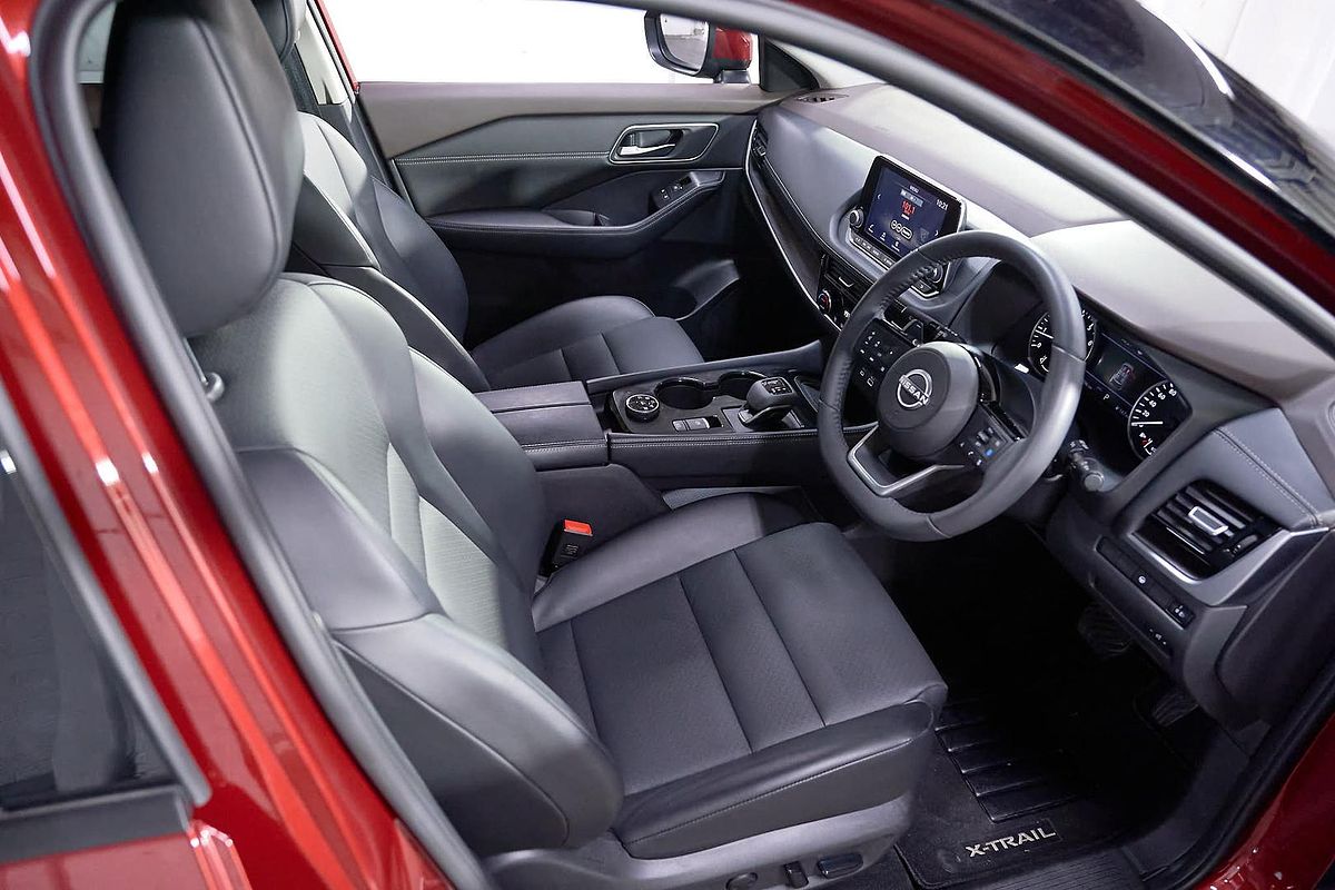 2024 Nissan X-TRAIL ST-L T33