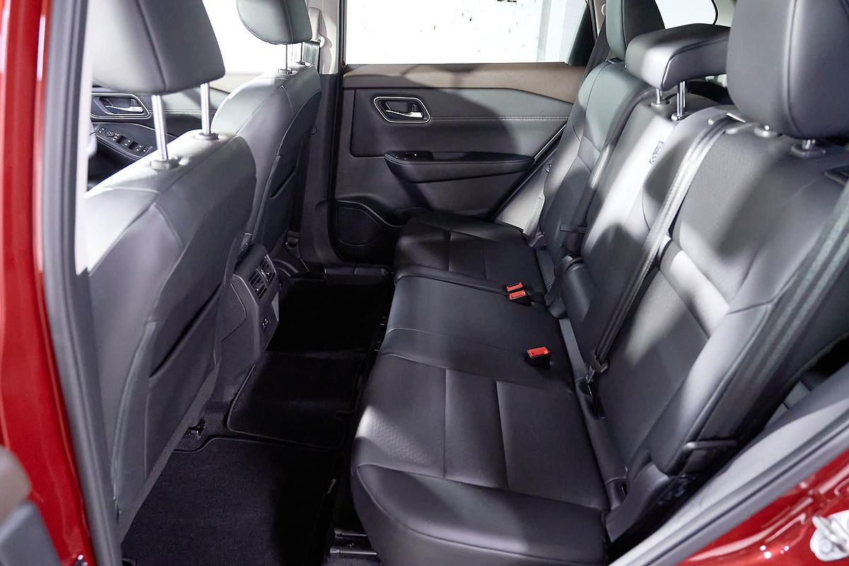 2024 Nissan X-TRAIL ST-L T33