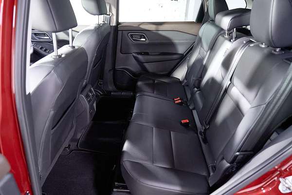2024 Nissan X-TRAIL ST-L T33