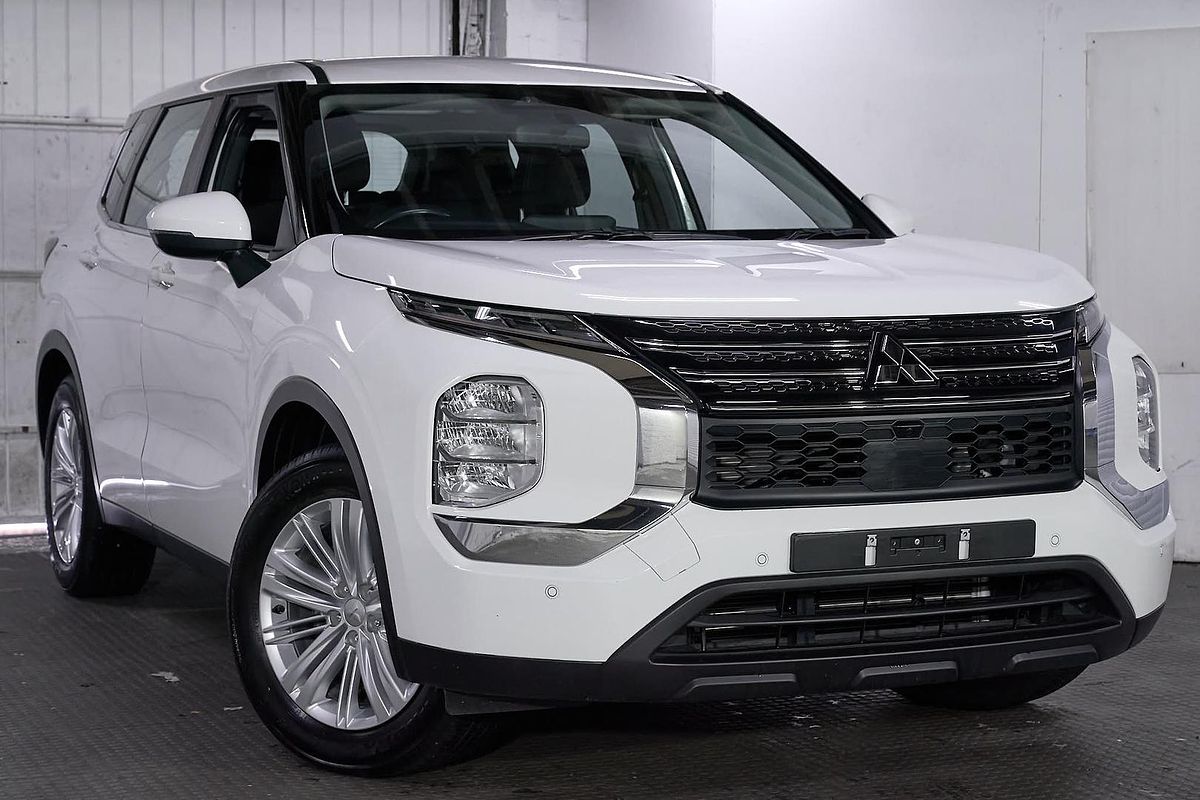 2024 Mitsubishi Outlander ES ZM