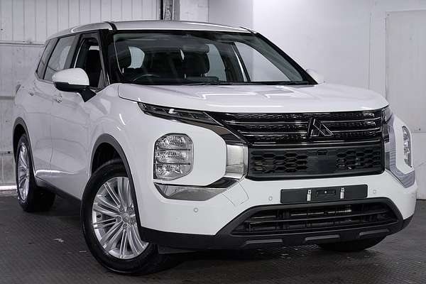 2024 Mitsubishi Outlander ES ZM