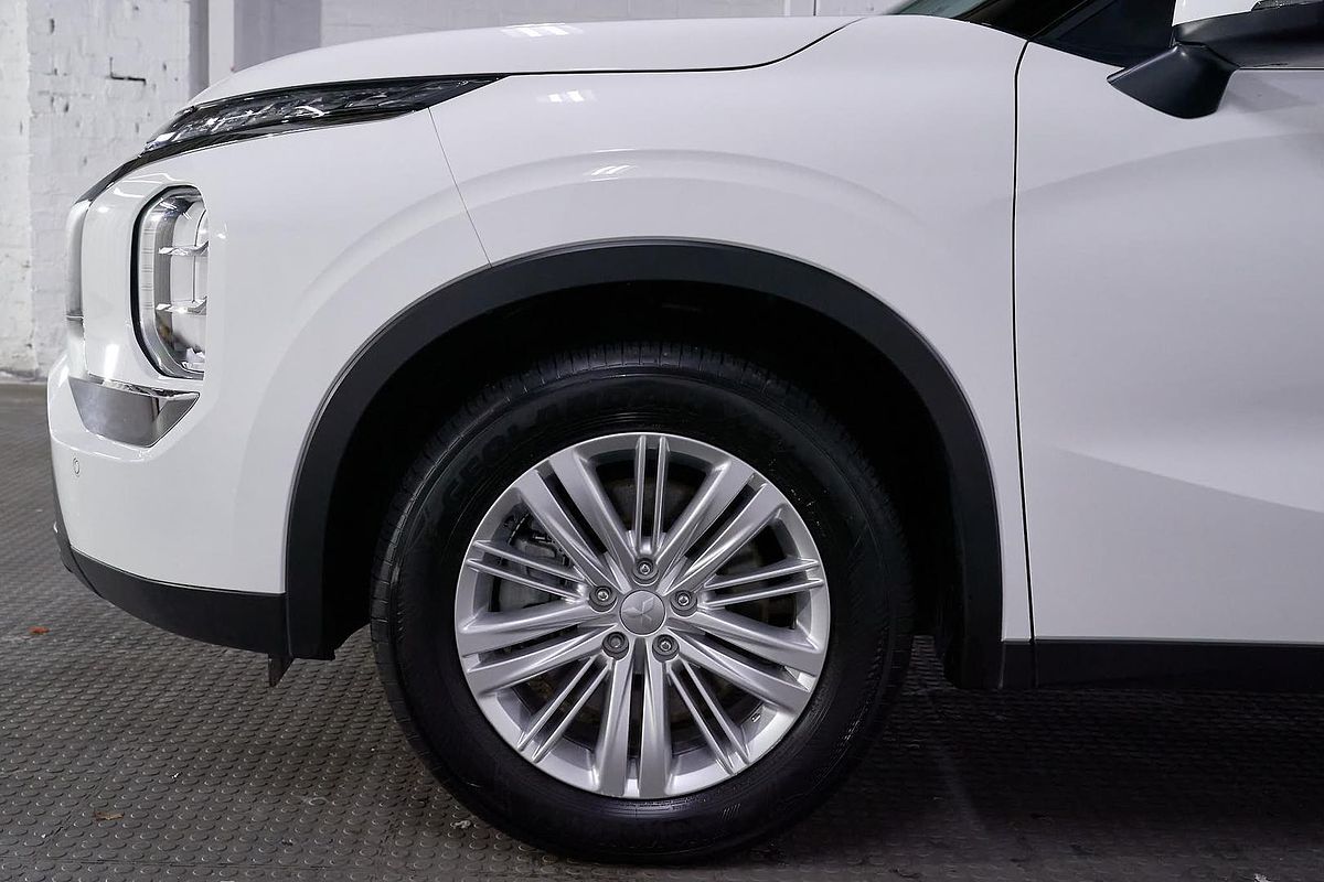 2024 Mitsubishi Outlander ES ZM