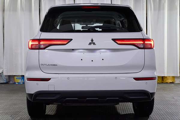 2024 Mitsubishi Outlander ES ZM