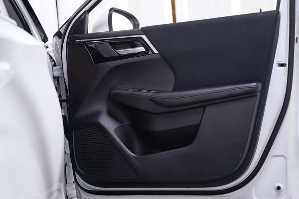 2024 Mitsubishi Outlander ES ZM