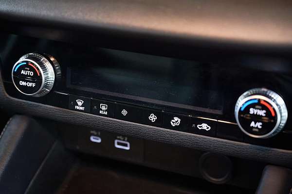 2024 Mitsubishi Outlander ES ZM