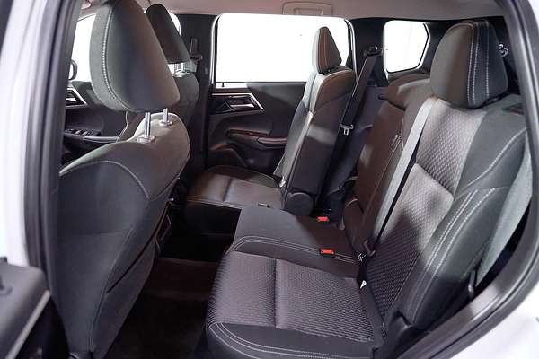 2024 Mitsubishi Outlander ES ZM