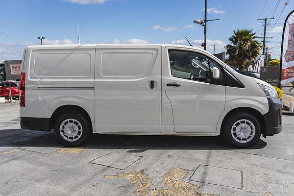 2024 Toyota Hiace GDH300R LWB
