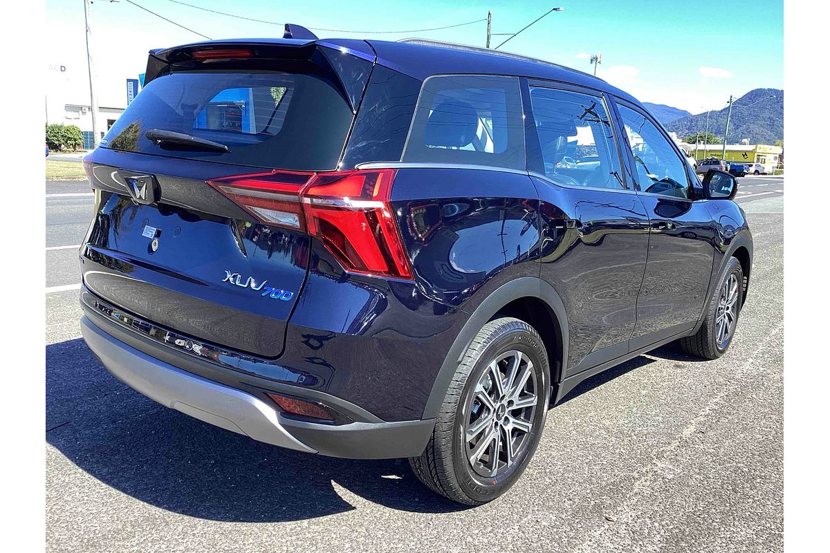 2025 Mahindra XUV700 AX7L