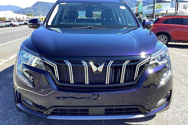 2025 Mahindra XUV700 AX7L