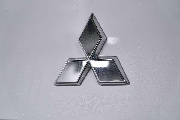 2024 Mitsubishi Outlander ES ZM