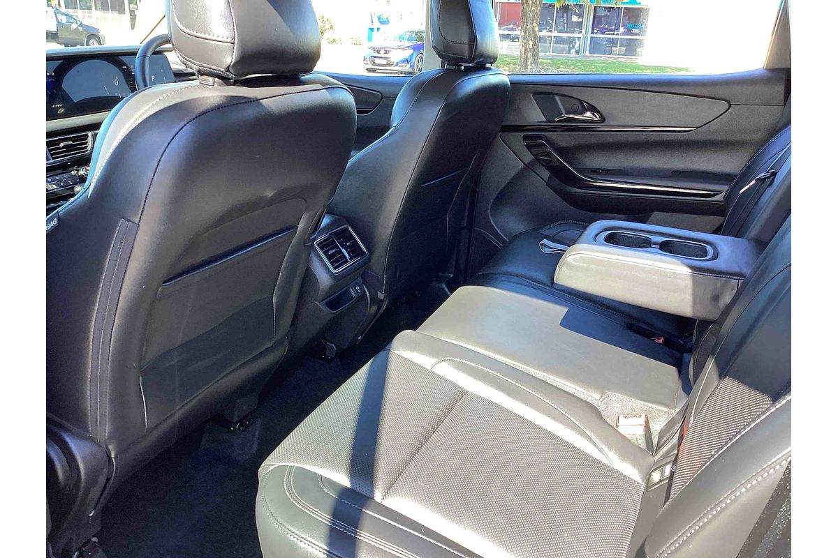 2025 Mahindra XUV700 AX7L