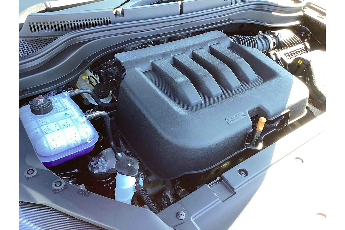 2025 Mahindra XUV700 AX7L
