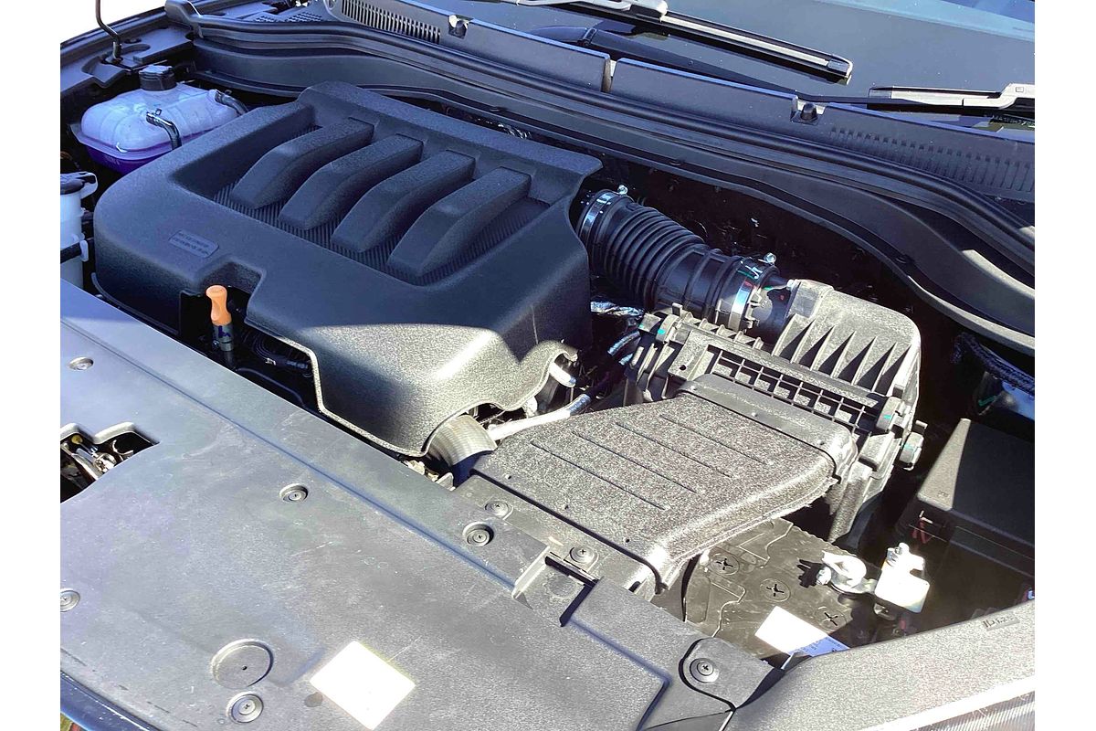 2025 Mahindra XUV700 AX7L