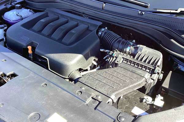 2025 Mahindra XUV700 AX7L