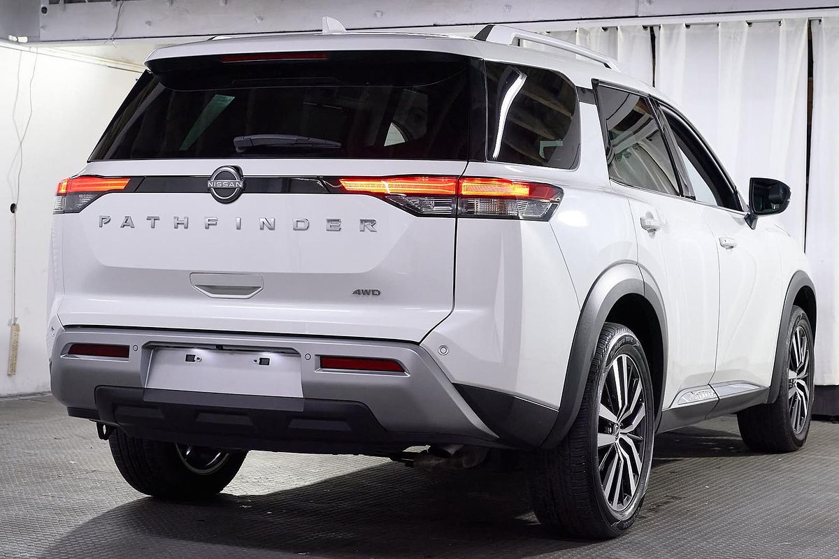 2023 Nissan Pathfinder Ti-L R53