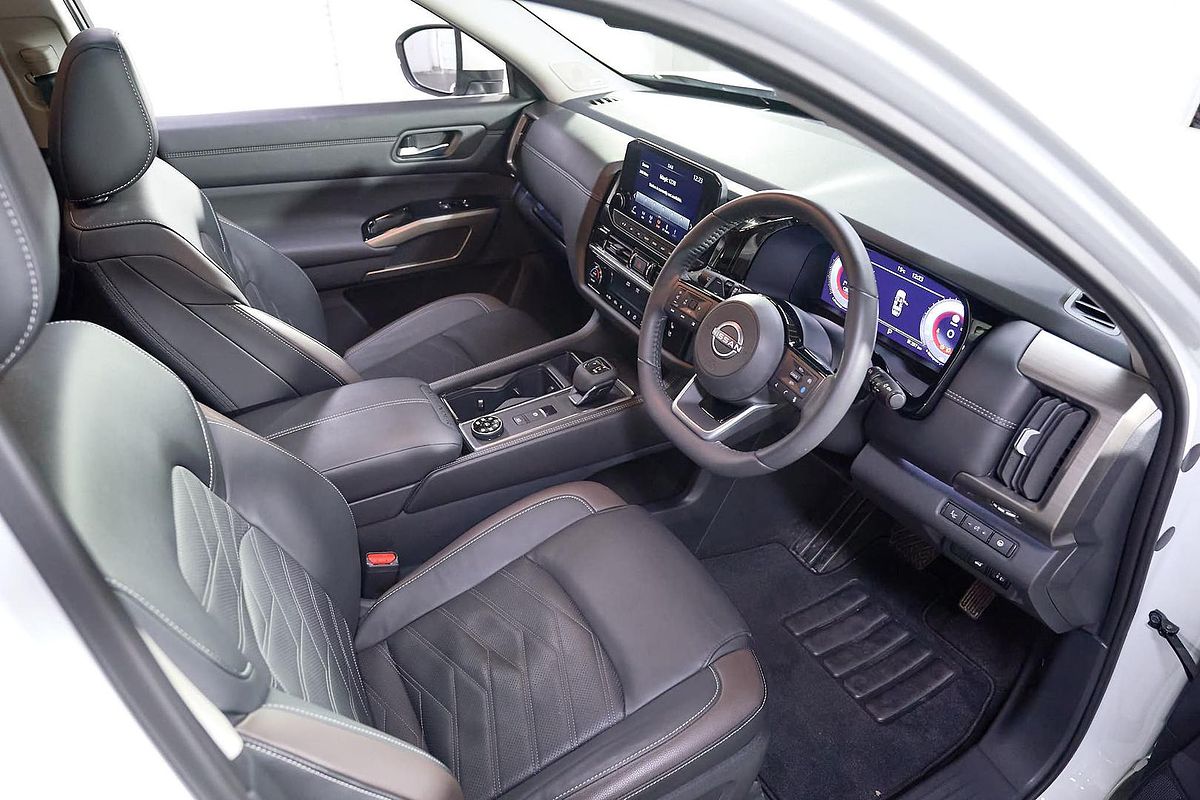 2023 Nissan Pathfinder Ti-L R53