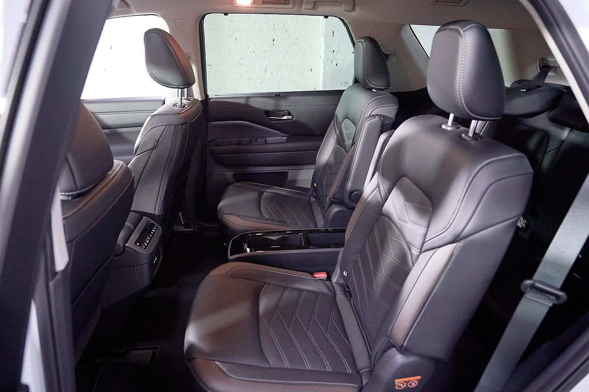 2023 Nissan Pathfinder Ti-L R53