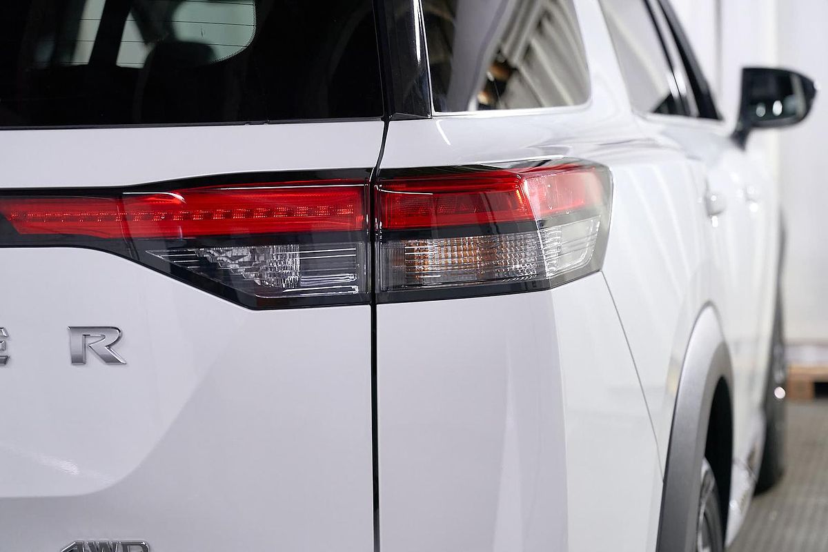 2023 Nissan Pathfinder Ti-L R53