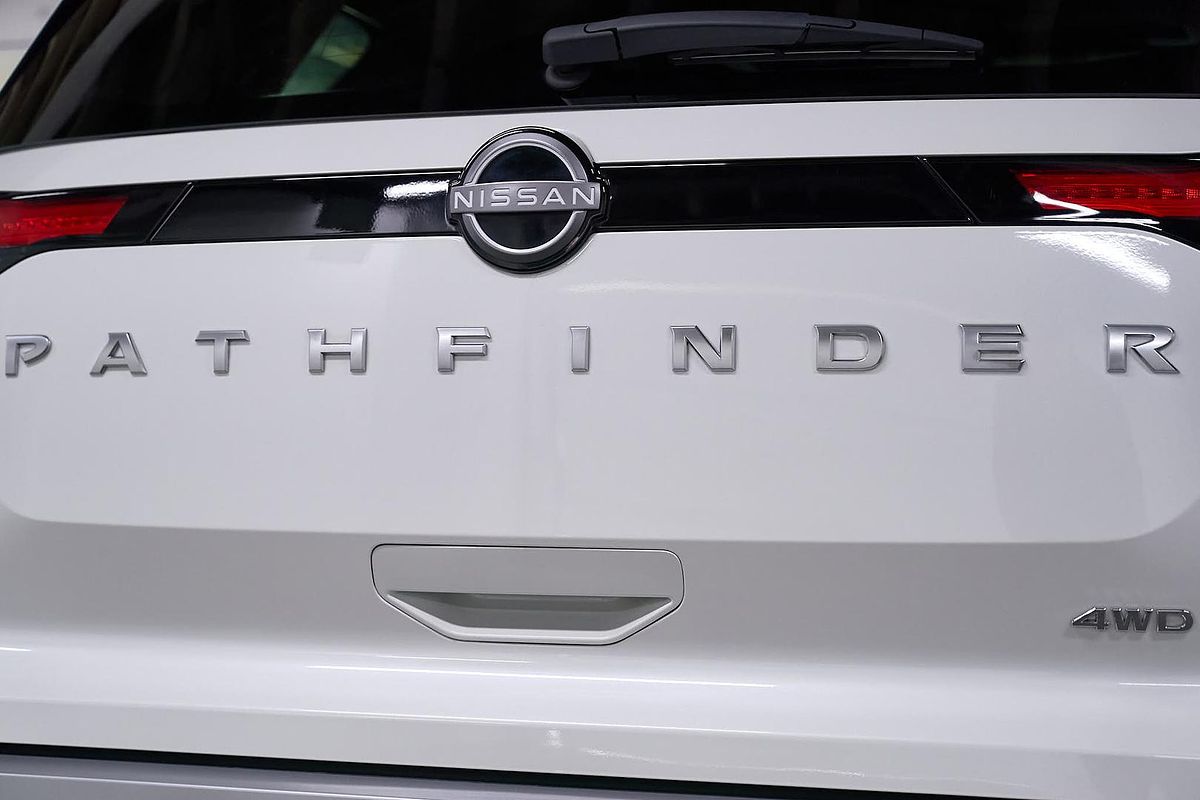 2023 Nissan Pathfinder Ti-L R53