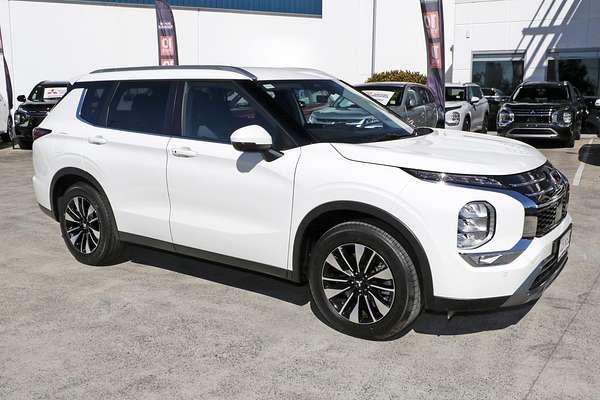 2025 Mitsubishi Outlander LS ZM
