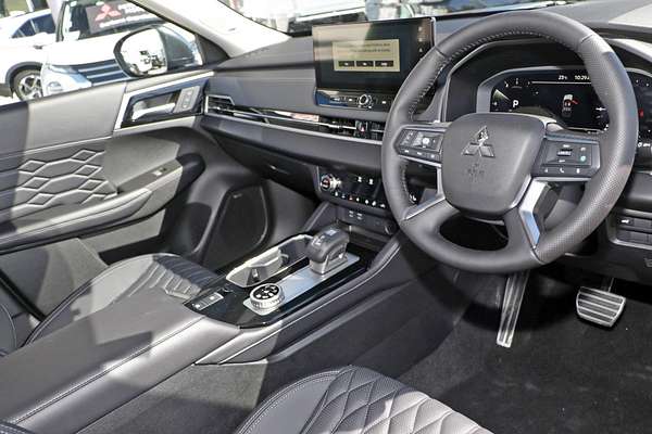 2025 Mitsubishi Outlander Exceed ZM