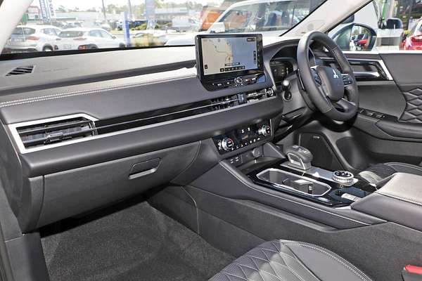 2025 Mitsubishi Outlander Exceed ZM