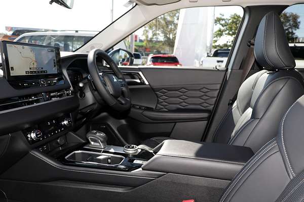 2025 Mitsubishi Outlander Exceed ZM