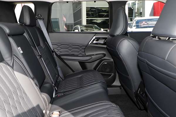 2025 Mitsubishi Outlander Exceed ZM