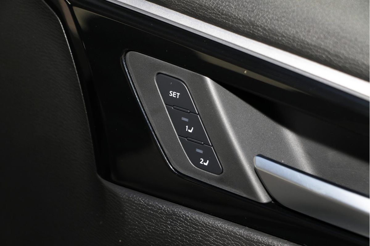 2025 Mitsubishi Outlander Exceed ZM
