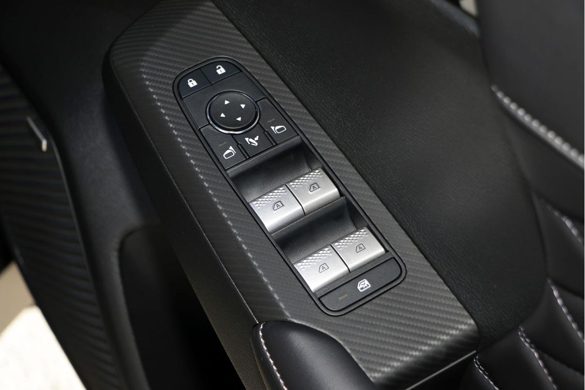 2025 Mitsubishi Outlander Exceed ZM