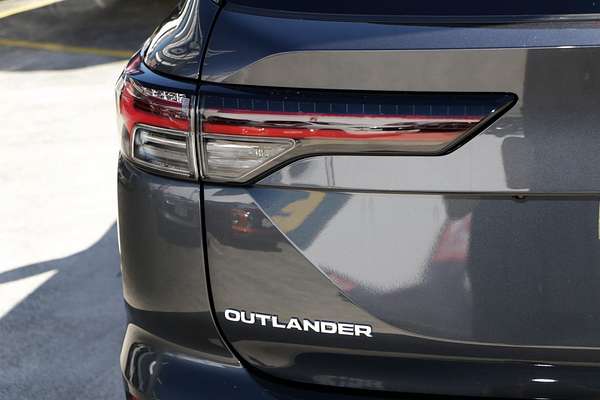 2025 Mitsubishi Outlander Exceed ZM