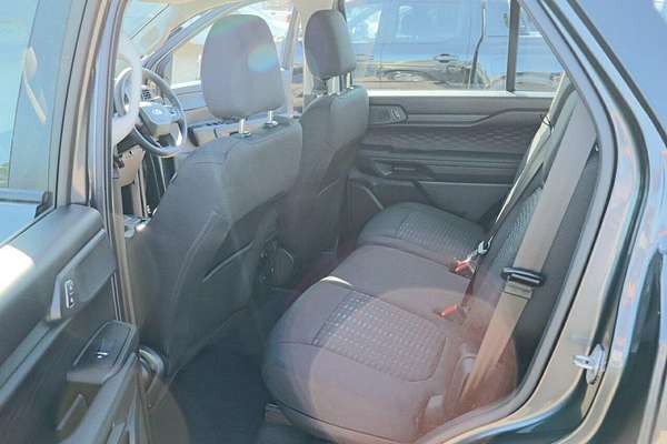 2024 Ford Everest Ambiente 2.0L