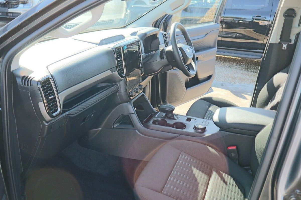 2024 Ford Everest Ambiente 2.0L