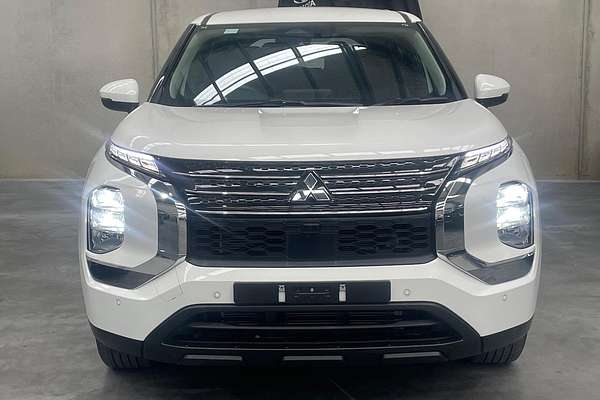 2024 Mitsubishi Outlander ES ZM