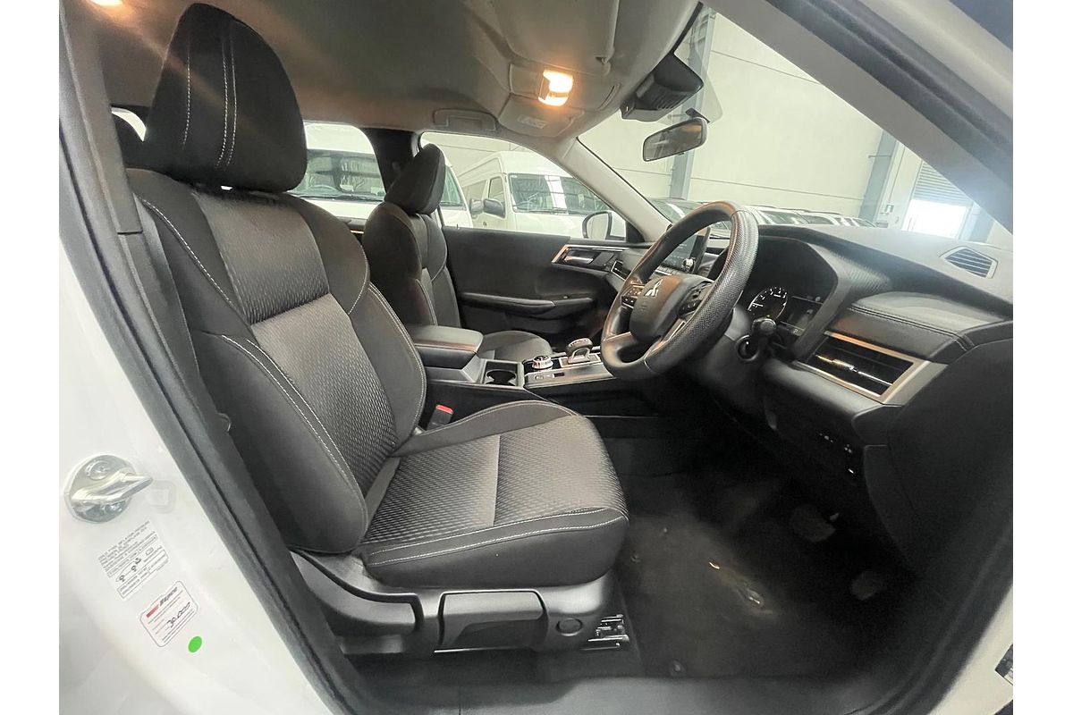 2024 Mitsubishi Outlander ES ZM