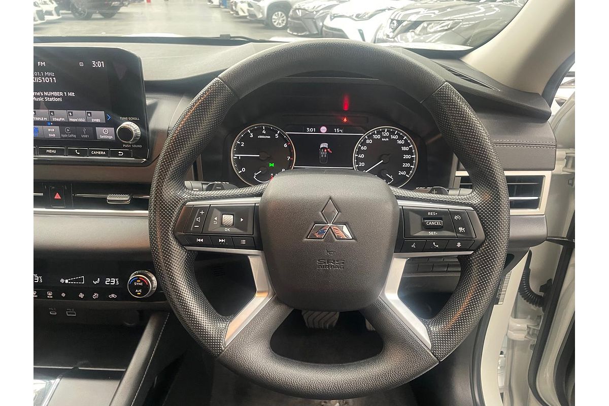2024 Mitsubishi Outlander ES ZM