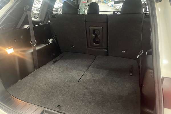 2024 Mitsubishi Outlander ES ZM