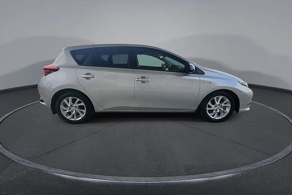 2017 Toyota Corolla Hybrid ZWE186R