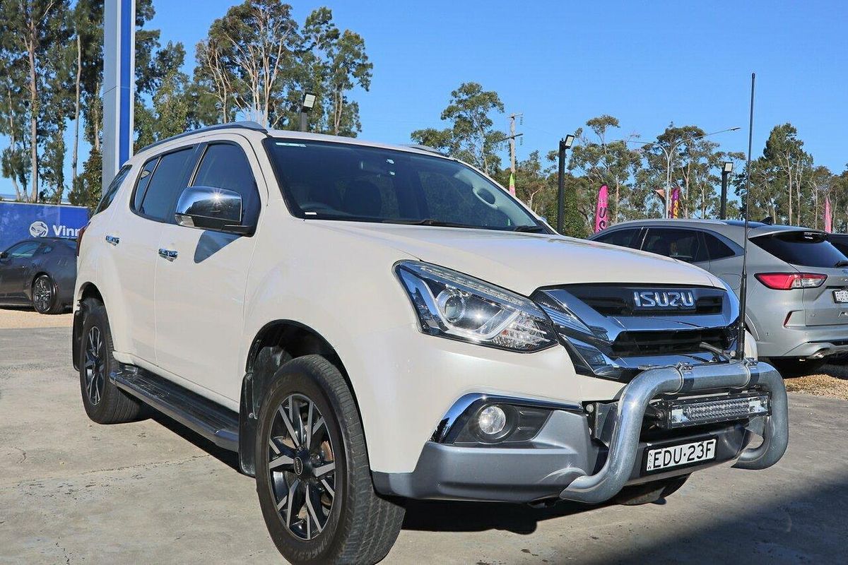 2020 Isuzu MU-X LS-T