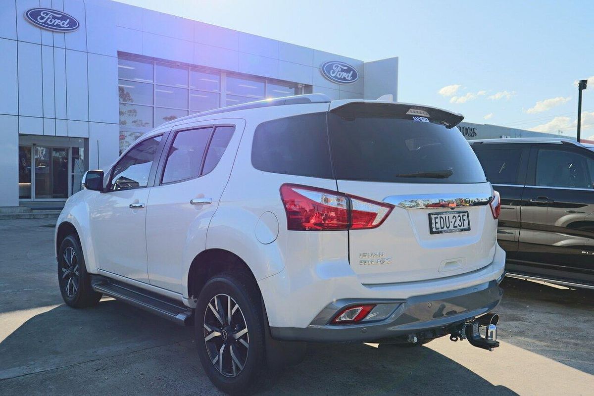 2020 Isuzu MU-X LS-T