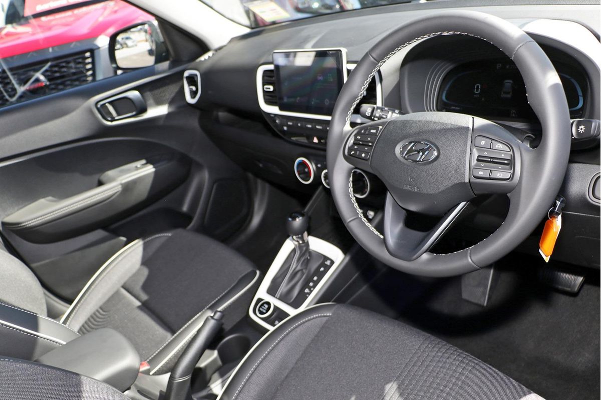 2025 Hyundai Venue Active QX.V5
