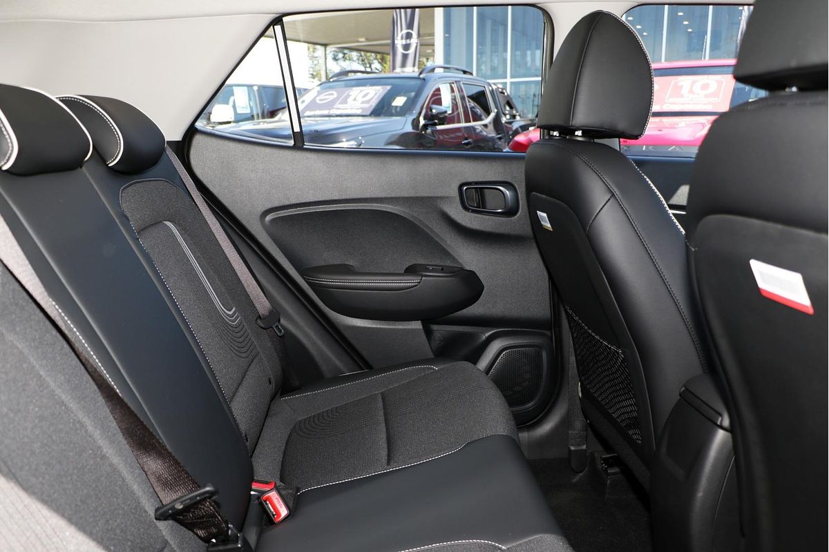 2025 Hyundai Venue Active QX.V5