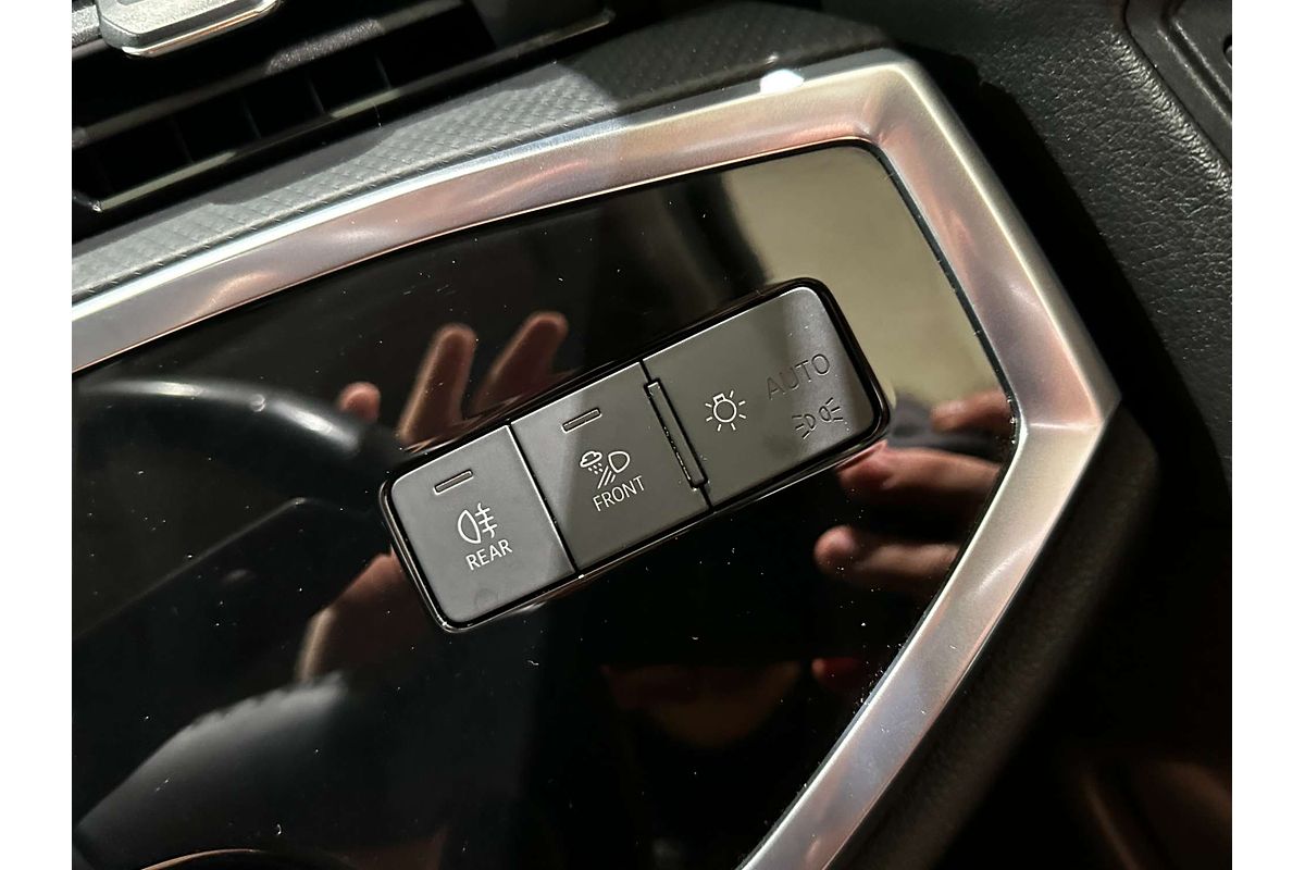 2020 Audi Q3 35 TFSI Launch Edition F3